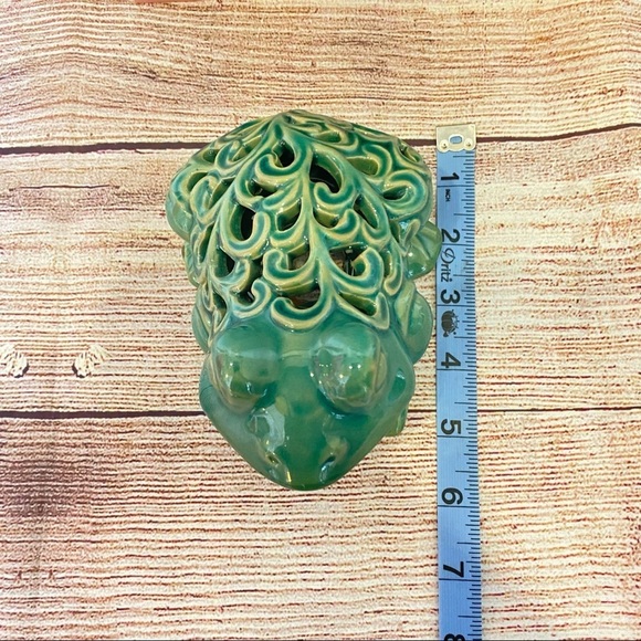 Frog Green scroll work ceramic frog - Picture 7 of 7